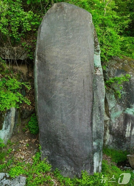 경북도 유형문화유산으로 지정된 상주시 도곡리 마애여래입상.(상주시 제공, 재판매 및 DB 금지)ⓒ News1 김대벽기자