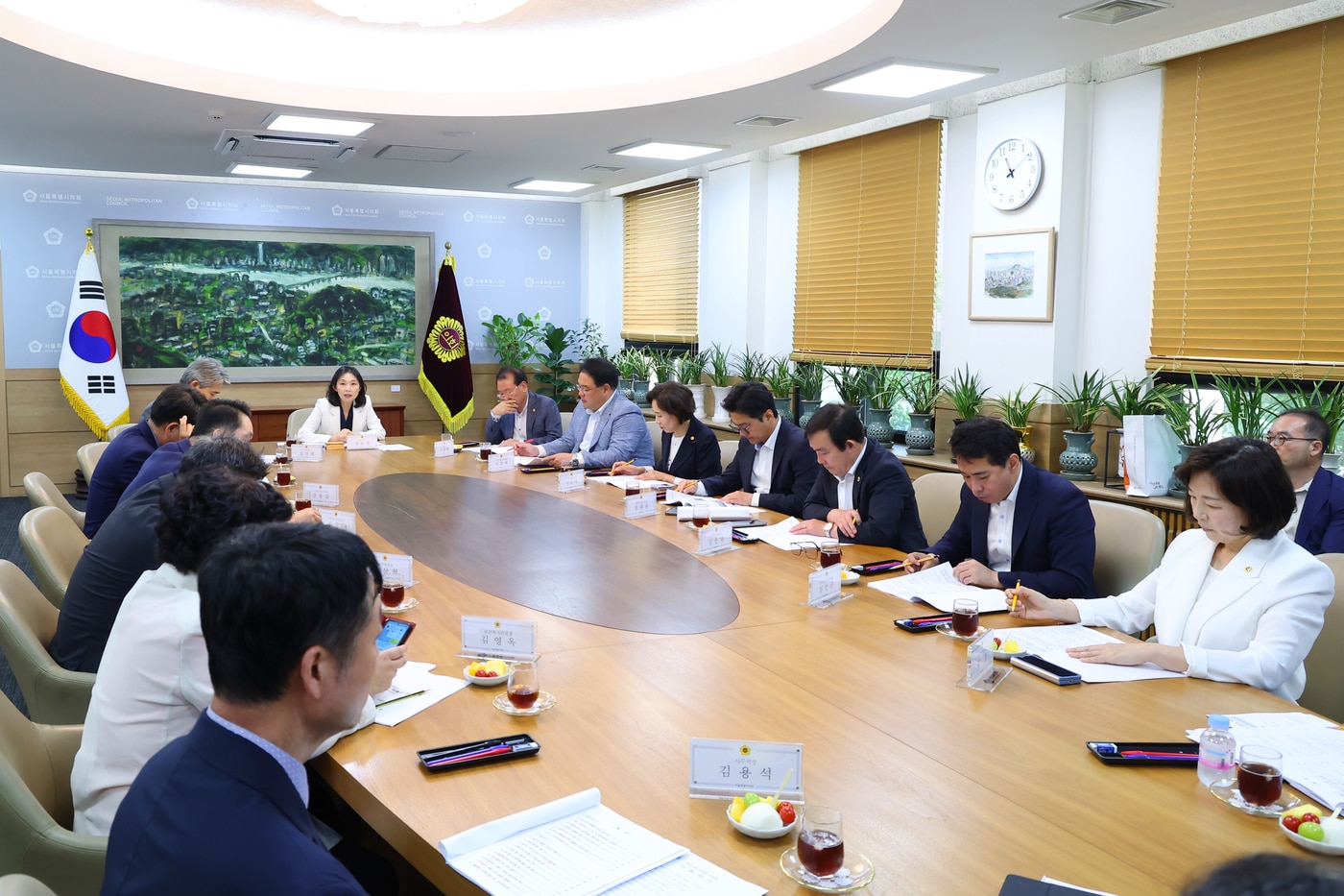 회의 중인 서울시의회 의장단 및 상임위원장&#40;서울시의회 제공&#41;