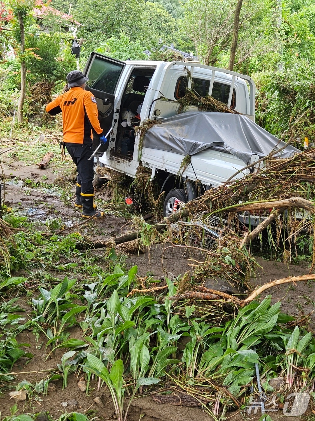 경기 가평 피해 복구 나선 강원도소방본부.(도소방본부 제공, 재판매 및 DB금지)