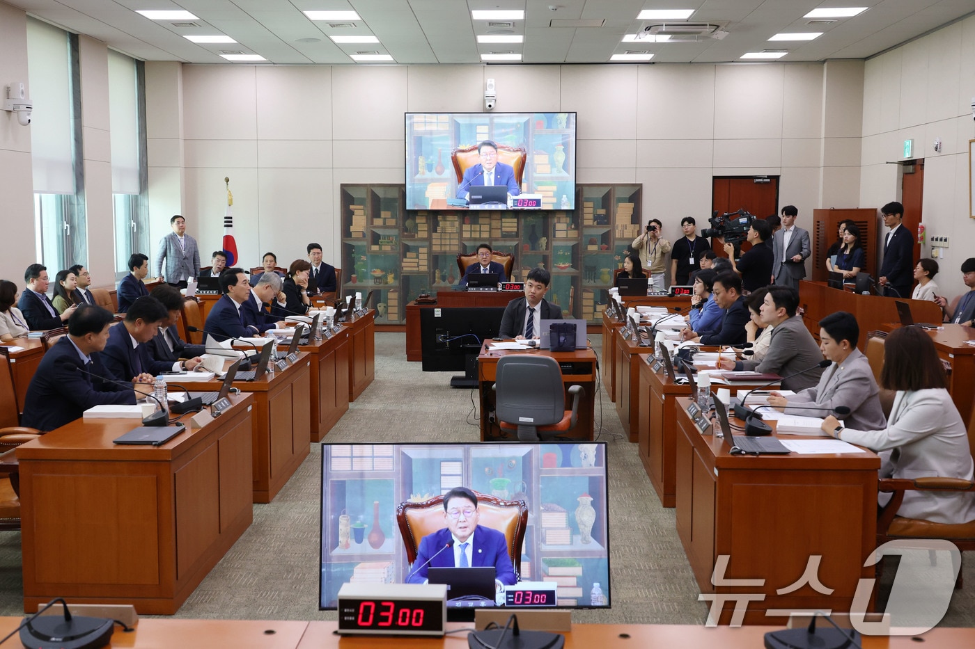 22일 오후 서울 여의도 국회에서 열린 문화체육관광위원회 전체회의에서 김교흥 위원장이 발언하고 있다. 이날 최휘영 문화체육관광부 장관 후보자 인사청문회 실시계획서 채택의 건은 가결됐으나 증인 및 참고인 출석요구의 건은 여야 간사간 합의 불발로 채택되지 못했다. (사진은 기사 내용과 무관함) 2025.7.22/뉴스1 ⓒ News1 이광호 기자