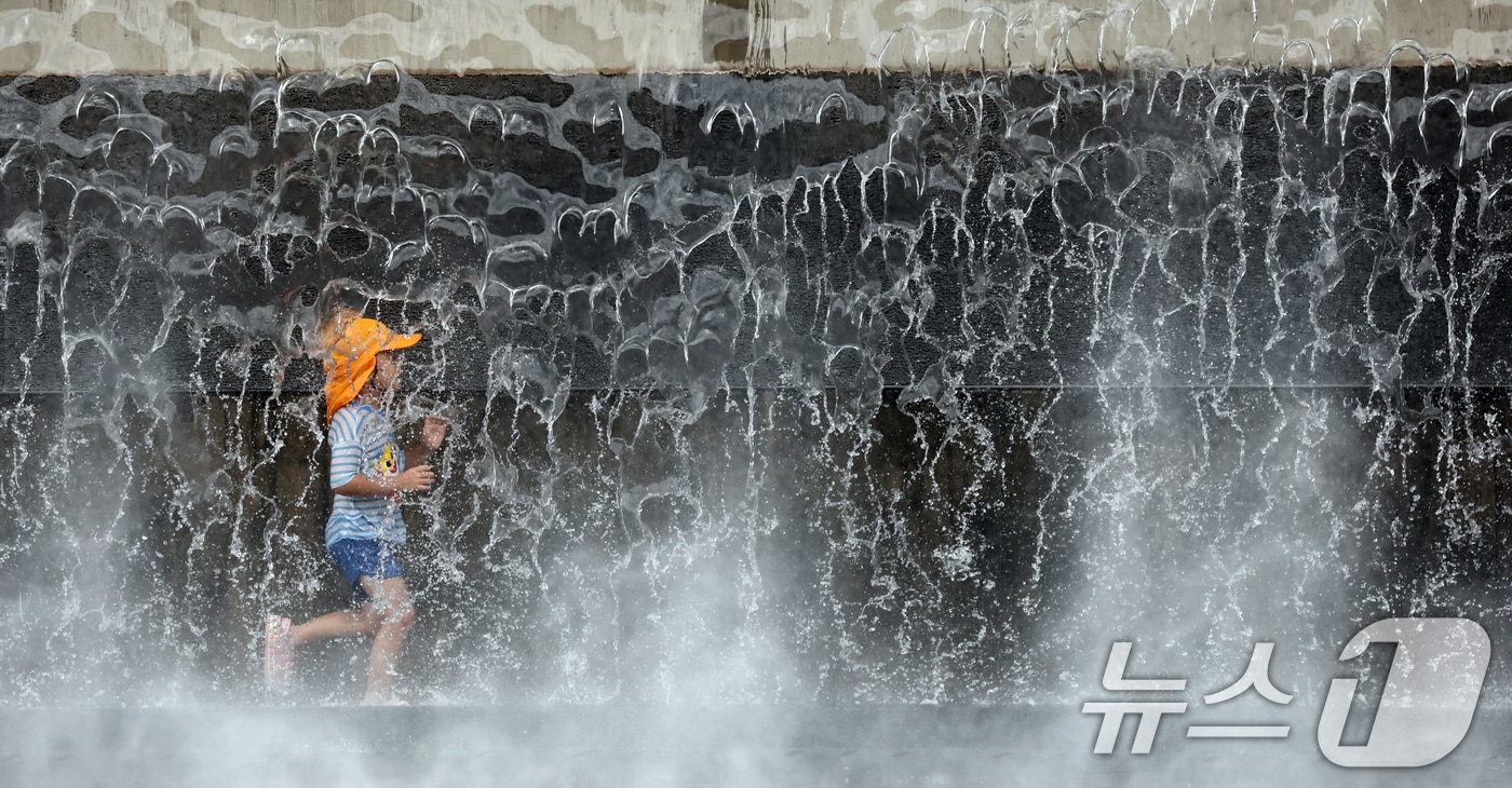 물놀이 하는 어린이.(뉴스1 DB)