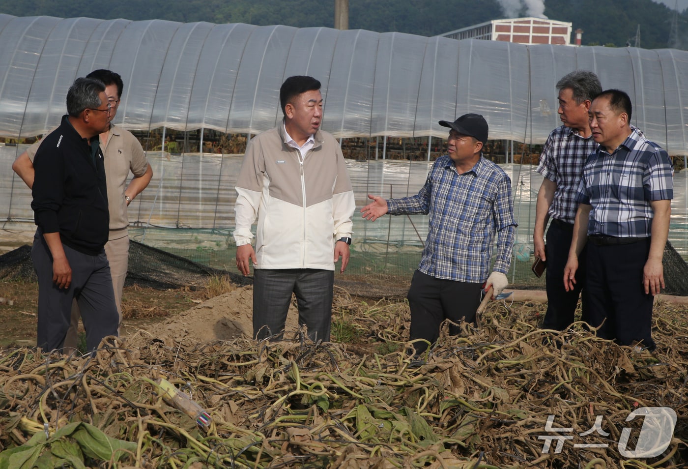 오송읍 침수 현장 방문한 이범석 청주시장(청주시 제공. 재판매 및 DB금지)./뉴스1