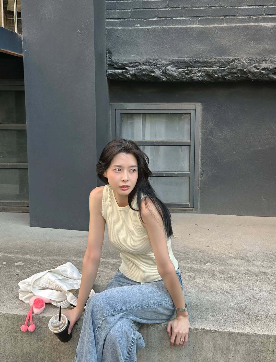 권나라, 글래머 몸매 속 살짝 드러낸 잘록 허리라인…산뜻 미모 [N샷] - 뉴스1