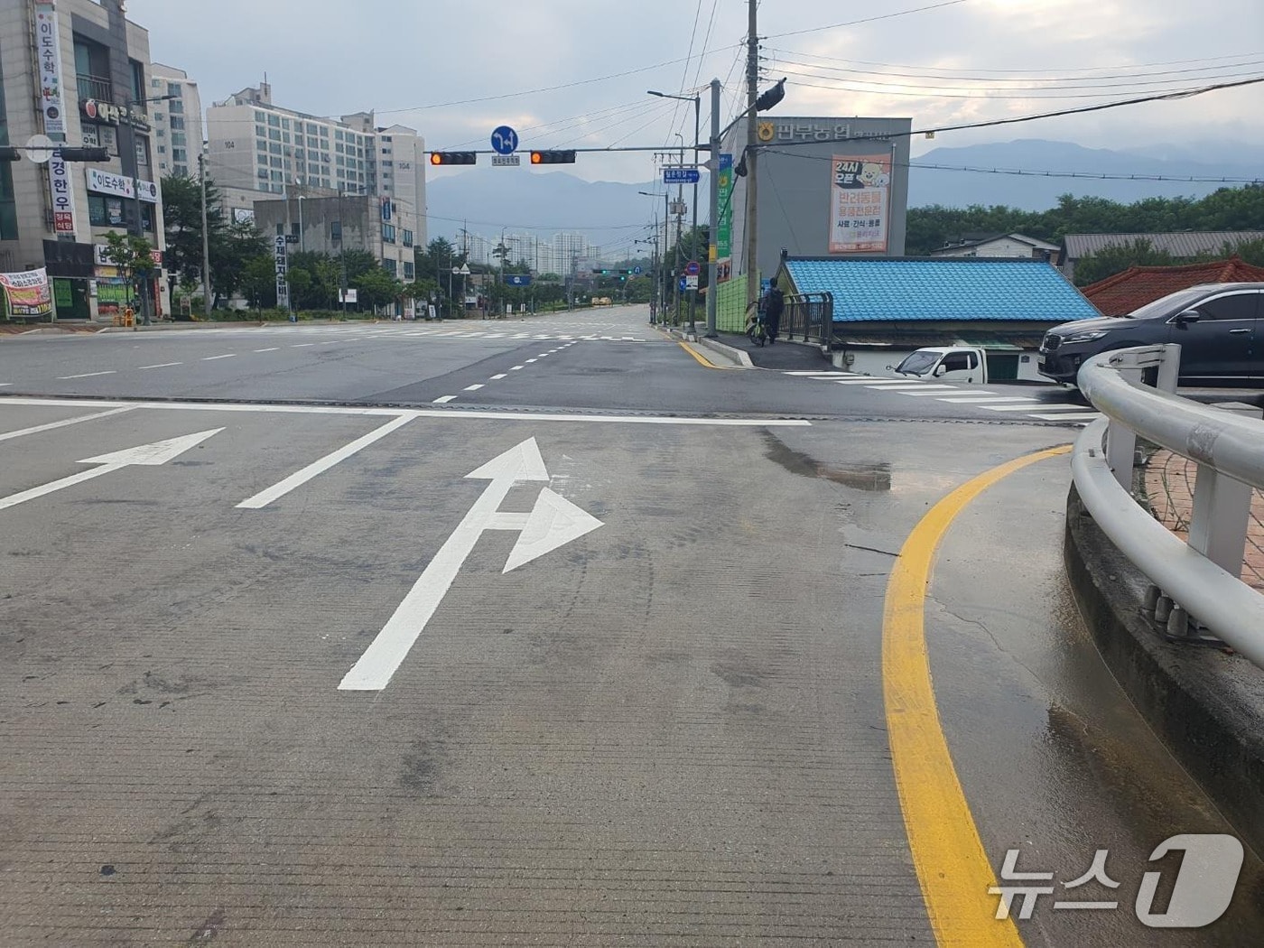 강원 원주시가 최근 1억 원을 들여 반곡동 월운정교 일원 도로개선공사를 마무리했다. (원주시 제공. 재판매 및 DB금지) 2025.7.25/뉴스1