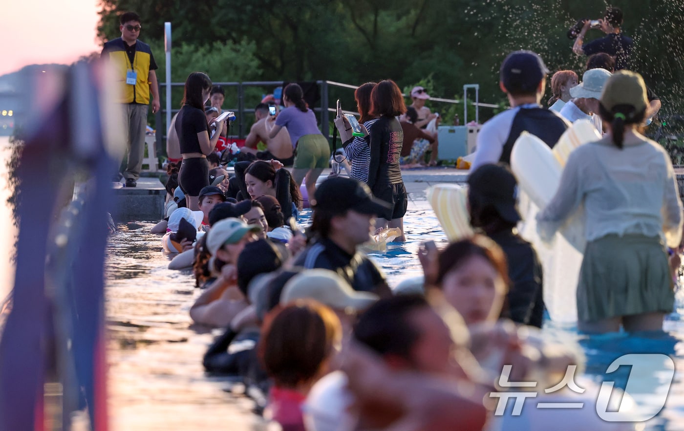 열대야. &lt;자료사진&gt; /뉴스1 ⓒ News1 김성진 기자