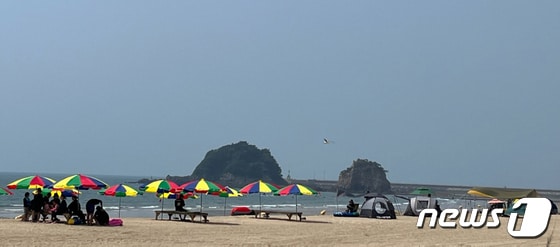 태안 안면도 지 해수욕장.  / 뉴스1