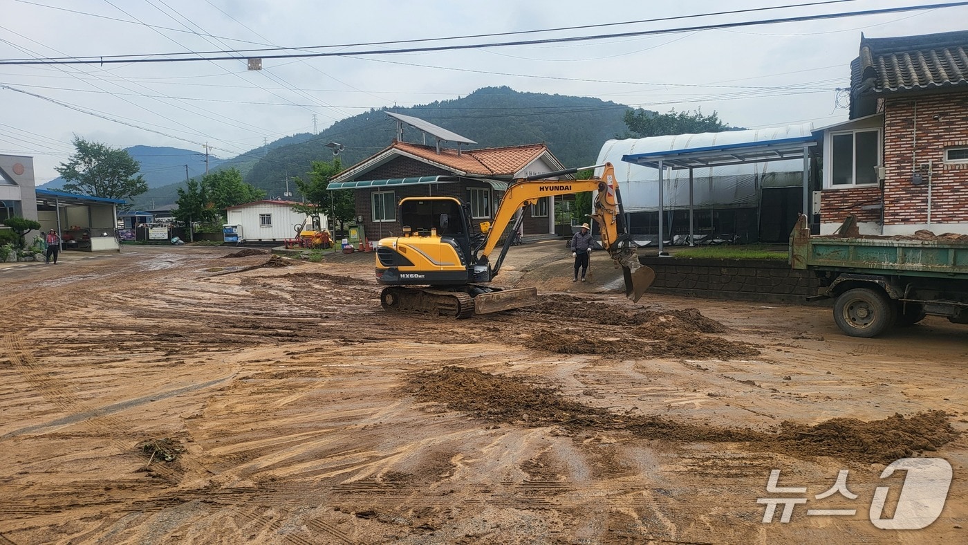 합천군의 집중 호우 피해 지역 응급복구 현장&#40;합천군 제공. 재판매 및 DB금지&#41;.