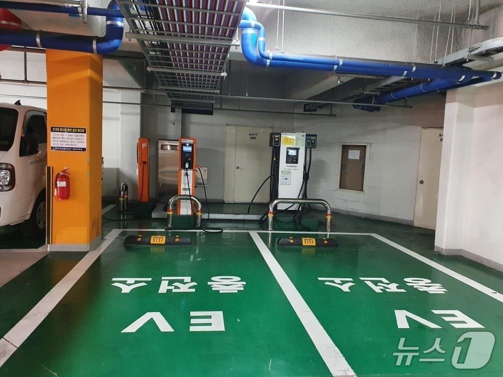 공동주택 지하주차장에 설치된 전기차 충전 시설.&#40;정읍시 제공. 재판매 및 DB금지&#41;/뉴스1  
