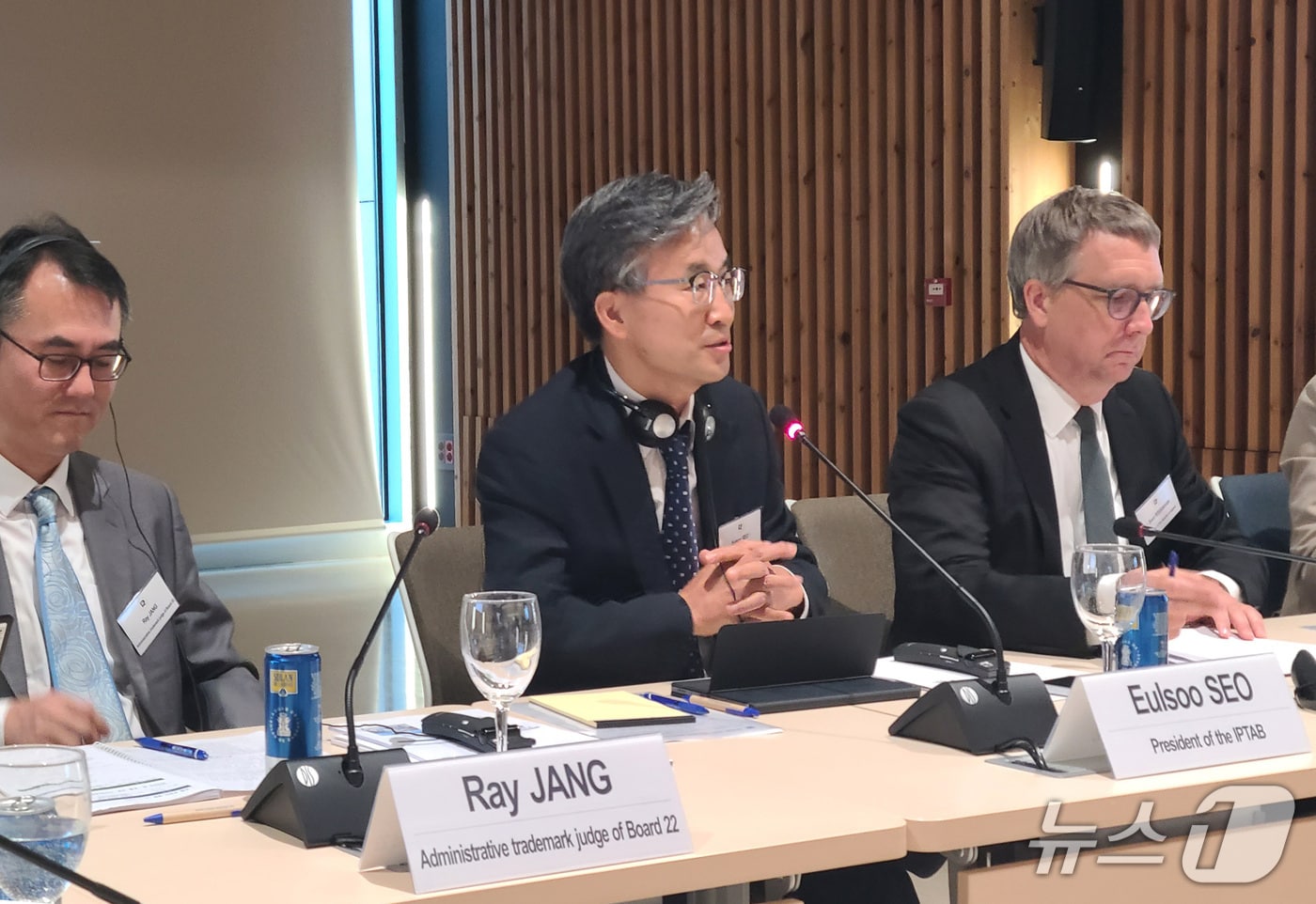서을수 특허심판원장(왼쪽 2번째)이 ‘한·유럽 상표·디자인심판 협력회의’에서 발언하고 있다. (특허청 제공.재판매 및 DB 금지)/뉴스1 