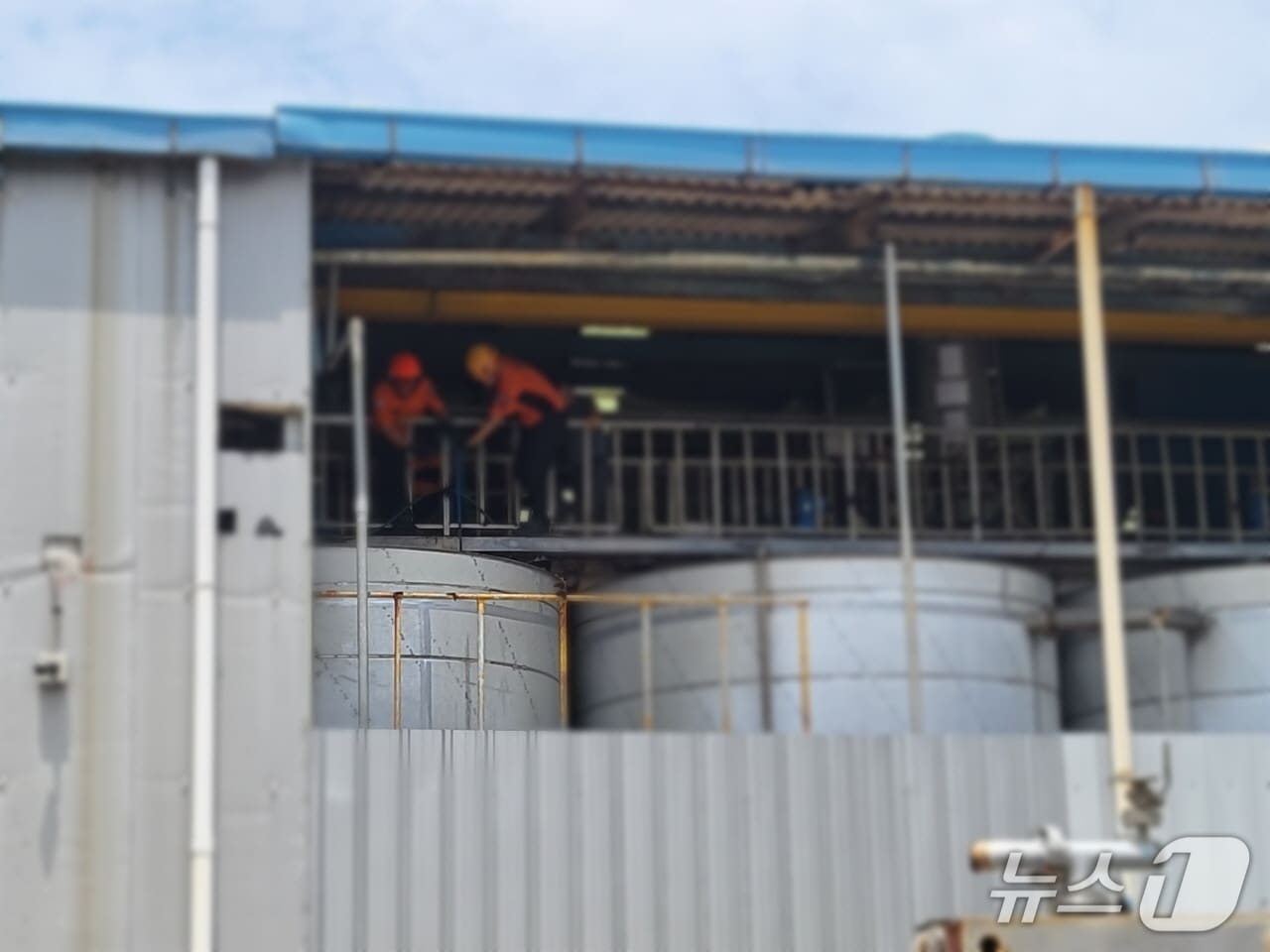 3일 오후 부산 사상구 화학공장 사고 현장.(사상경찰서 제공. 재판매 및 DB 금지)