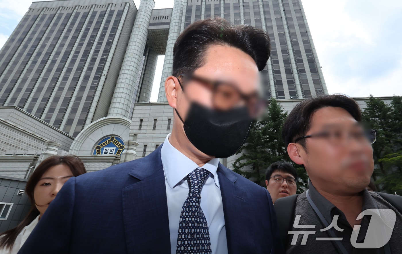 윤석열 전 대통령의 부인 김건희 여사에게 청탁할 목적으로 명품 가방과 목걸이를 전달한 혐의를 받는 윤영호 전 통일교 세계본부장. 2025.7.30/뉴스1 ⓒ News1 장수영 기자