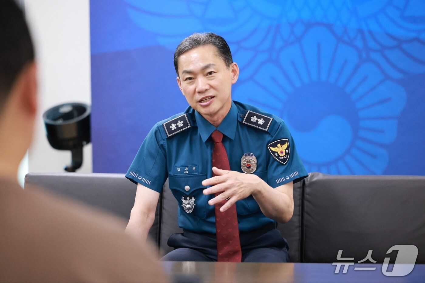 김수영 제주경찰청장이 30일 기자실에서 간담회를 하고 있는 모습.(제주청 제공. 재판매 및 DB 금지)