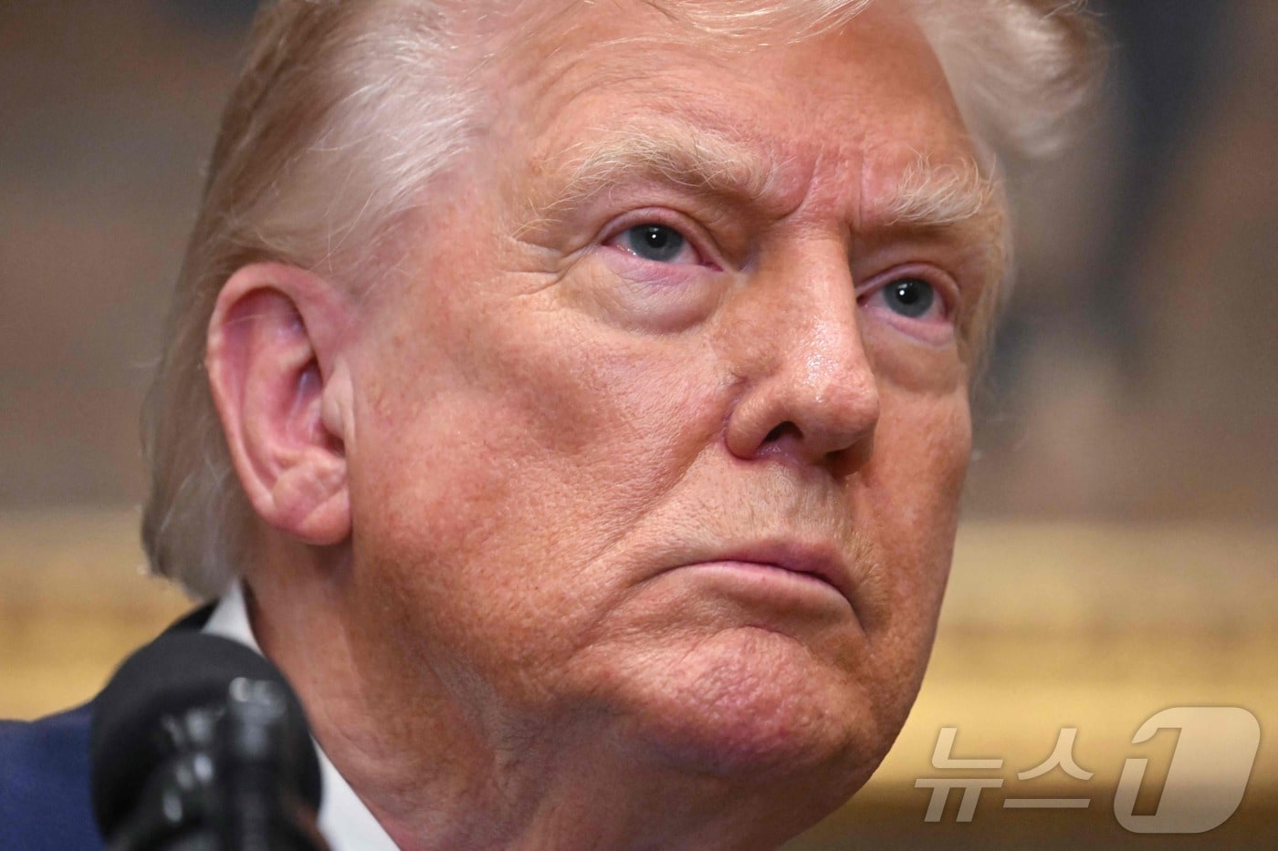 도널드 트럼프 미국 대통령이 30일(현지시간) 워싱턴DC 백악관 루즈벨트 룸에서 관세를 포함한 무역 협상 진행 상황 등에 대해 설명한 뒤 기자 질문을 받고 있다. 2025.07.30. ⓒ AFP=뉴스1 ⓒ News1 류정민 특파원
