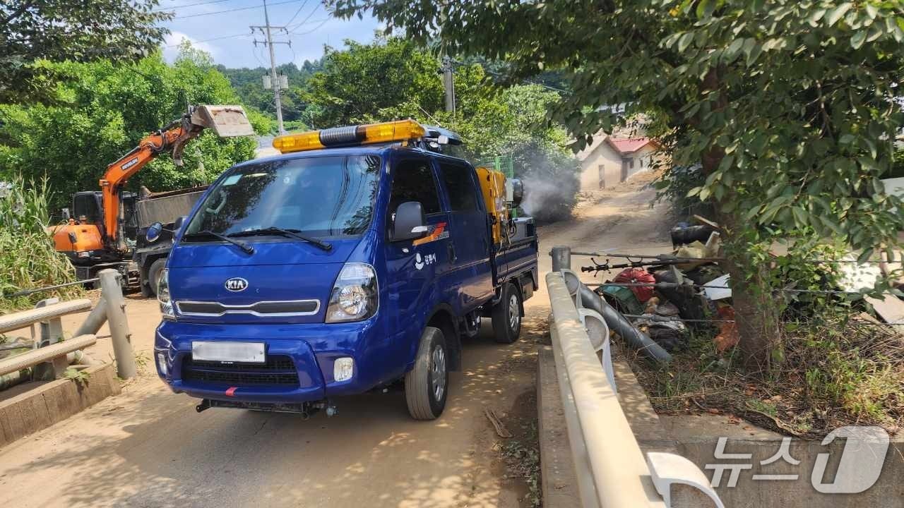강릉시, 가평군에 긴급 방역 인력‧장비 지원.(강릉시 제공, 재판매 및 DB 금지) 2025.7.31/뉴스1