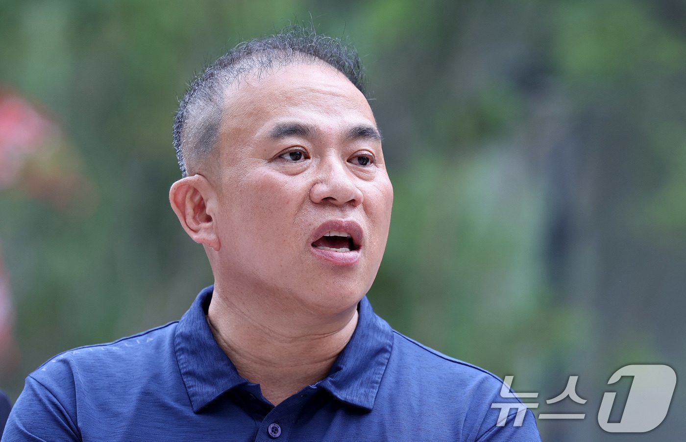 공천개입 의혹을 받는 ‘정치 브로커’ 명태균씨가 지난 7월 31일 오전 서울 종로구에 마련된 김건희 특검팀(특별검사 민중기) 사무실로 조사를 받기 위해 출석하며 취재진 질문에 답하고 있다. 2025.7.31/뉴스1 ⓒ News1 박지혜 기자