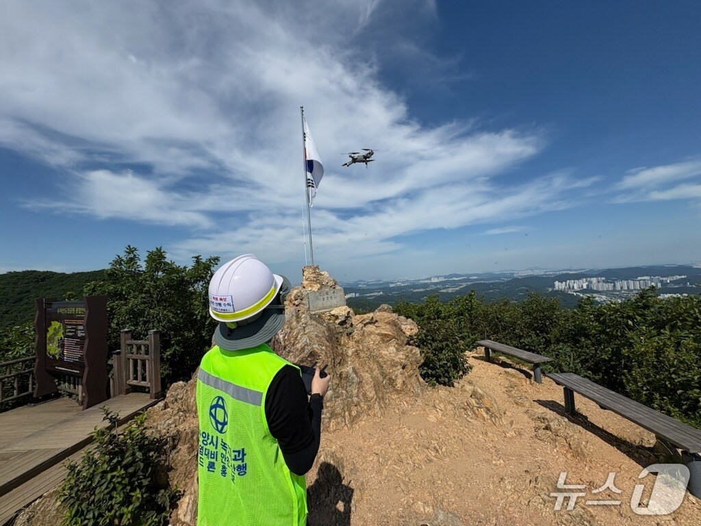 경기 안양시가 연일 이어지는 폭염에 드론을 활용한 스마트 예찰과 맞춤형 안전 홍보를 펼치고 있다.&#40;안양시 제공. 재판매 및 DB금지&#41;/뉴스1