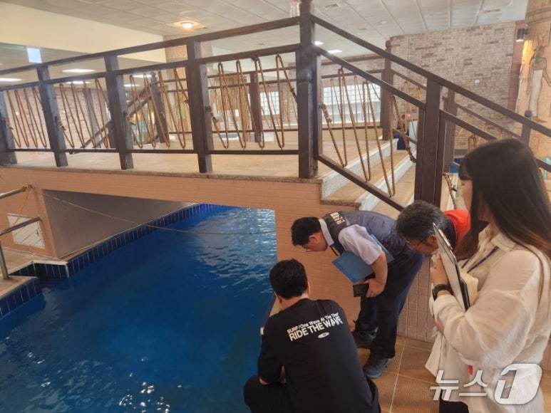 경기도가 여름철 물놀이시설 안전사고 예방을 위해 오는 25일까지 도, 시·군, 민간 전문가 등과 합동점검을 실시한다.(경기도 제공. 재판매 및 DB금지)/뉴스1