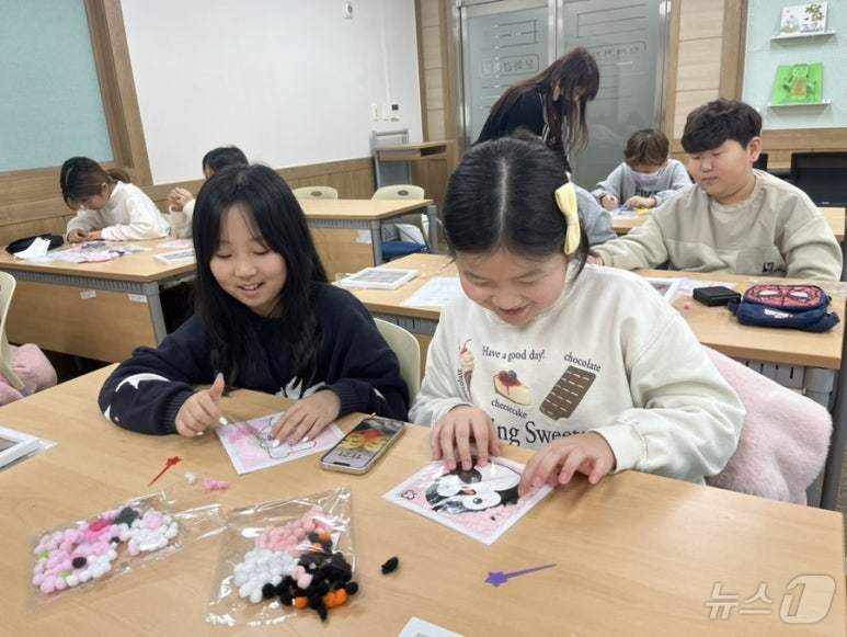 경북교육청 안동도서관 풍산분관은 4일 여름방학을 맞아 초등학생을 위한 '여름방학 늘봄도서관' 프로그램을 오는 26일부터 8월16일까지 운영한다.(경북교육청 제공, 재판매 및 DB 금지)ⓒ News1 김대벽기자