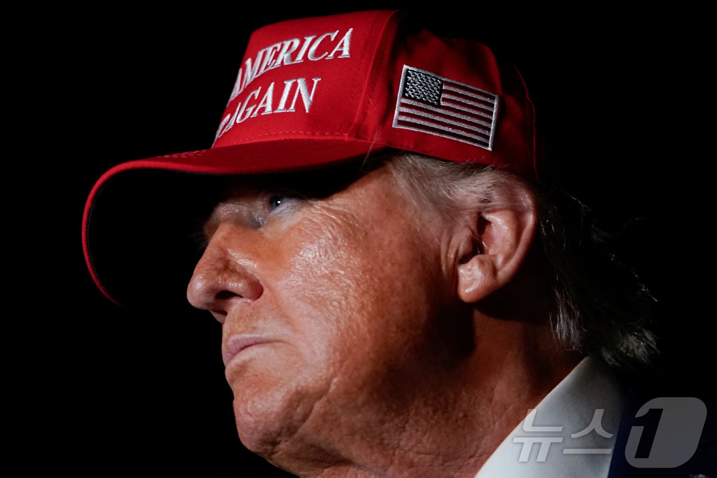 4일(현지시간) 도널드 트럼프 미국 대통령이 메릴랜드의 앤드루스 합동기지에 도착해 취재진과 대화하고 있다. 2025.07.04 ⓒ 로이터=뉴스1 ⓒ News1 김지완 기자