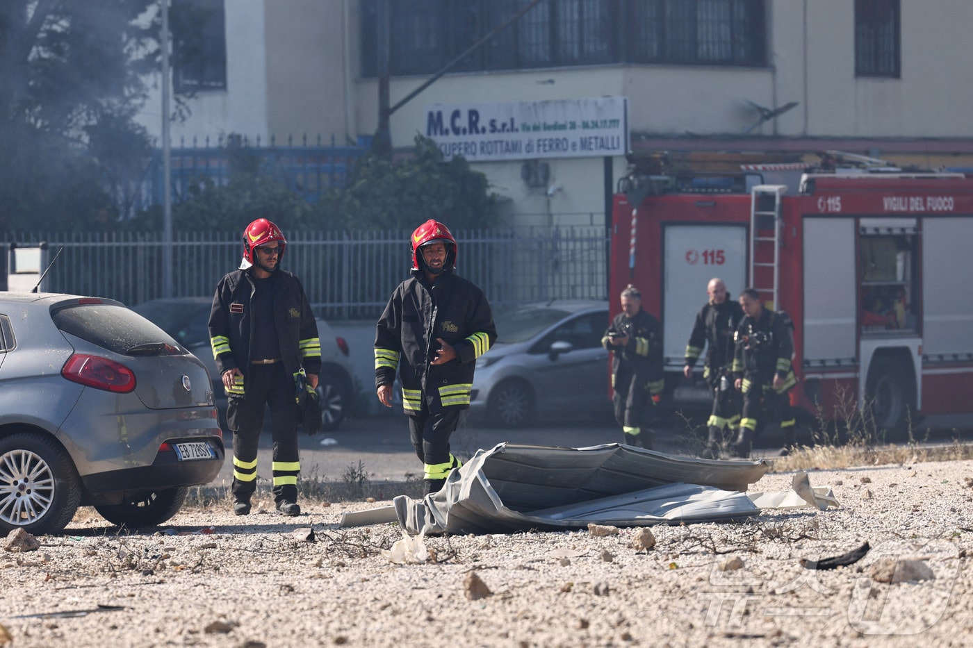 4일(현지시간) 이탈리아 로마 외곽에서 발생한 주유소 폭발 현장에서 구조대원들이 작업하고 있다. 2025.07.04. ⓒ 로이터=뉴스1 ⓒ News1 윤다정 기자
