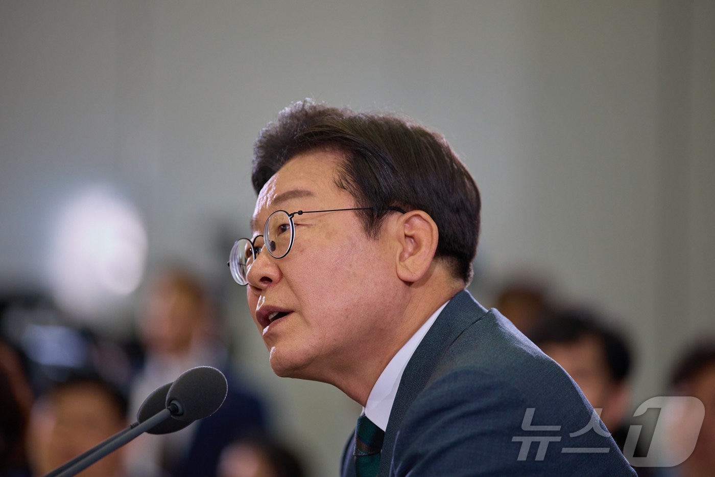 이재명 대통령이 4일 대전 유성구 대전컨벤션센터에서 열린 ‘충청에서 듣다, 충청 타운홀 미팅’에서 발언을 하고 있다. (대통령실 제공. 재판매 및 DB 금지) 2025.7.4/뉴스1 ⓒ News1 이재명 기자