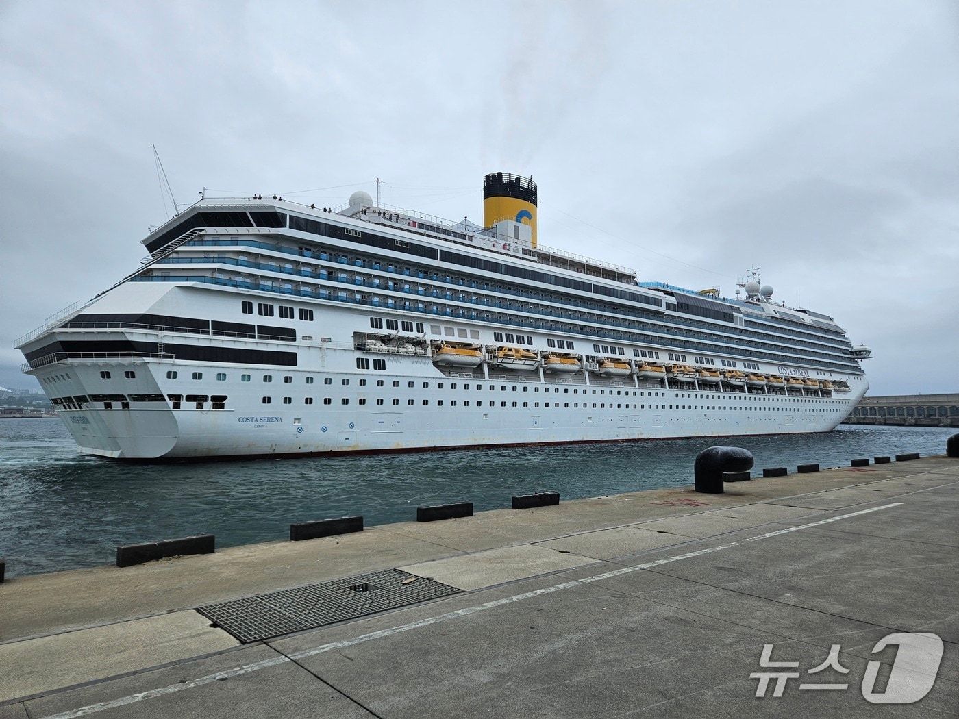  제주 강정항에 정박한 크루즈(제주도 제공)/뉴스1