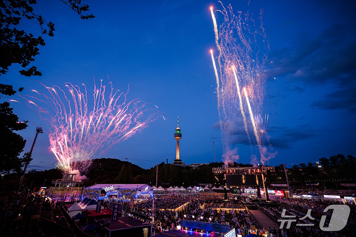 지난 6일 오후 대구치맥페스티벌 폐막식 모습. 지난 2일 개막해 닷새간 대구 두류공원 일대에서 열린 이 축제에는 100만명이 넘는 관람객이 찾았다.(대구시 제공, 재판매 및 DB 금지)