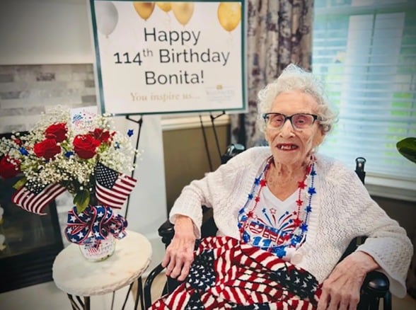 2025년 7월4일 114번째 생일을 맞은 보니타 깁슨(사진출처 피플닷컴/Lindsay Charlefour & Sara Bailey)