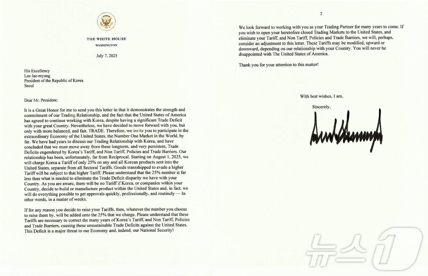 도널드 트럼프 미국 대통령이 7일(현지시간) 소셜미디어 트루스소셜에 한국에 대한 상호관세 부과를 알리는 서한을 공개했다. 트럼프는 이재명 대통령에게 보내는 서한에서 "불행히도 우리 관계는 상호적이지 않았다＂면서 ＂2025년 8월 1일부터, 우리는 한국에서 미국으로 수출되는 모든 제품에 대해 품목별 관세와 별도로 25%의 관세를 부과할 것＂이라고 밝혔다. 2025.07.07 ⓒ News1 류정민 특파원