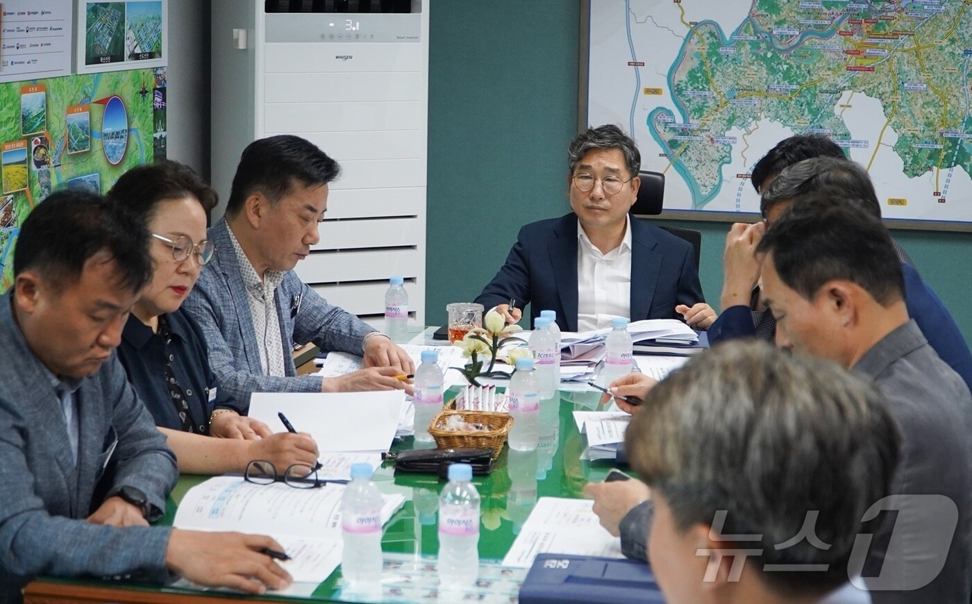 나주시는 8일 강상구 부시장 주재로 전담조직 1차 운영 회의를 열고 소비쿠폰 지급을 위한 분야별 세부 실행계획을 논의했다.(나주시 제공, 재배포 및 DB 금지) /뉴스1