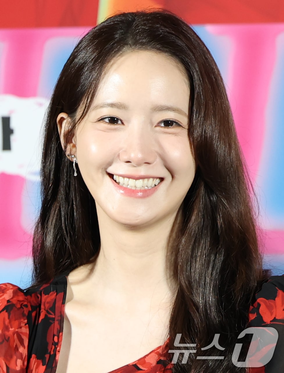 배우 안보현이 9일 서울 용산구 CGV용산아이파크몰에서 열린 영화 '악마가 이사왔다‘(감독 이상근) 제작보고회에 참석해 미소를 짓고 있다. '악마가 이사왔다'는 새벽마다 악마로 깨어나는 선지(임윤아 분)를 감시하는 기상천외한 아르바이트를 하게 된 청년 백수 길구(안보현 분)의 영혼 탈탈 털리는 이야기를 담은 악마 들린 코미디다. 2025.7.9/뉴스1 ⓒ News1 권현진 기자