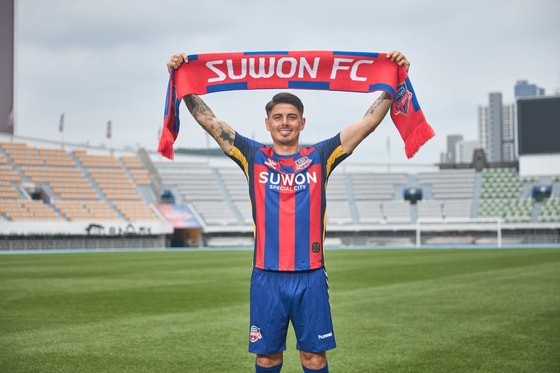 수원FC가 검증된 외국인 공격수 윌리안을 영입했다. (수원FC 제공)