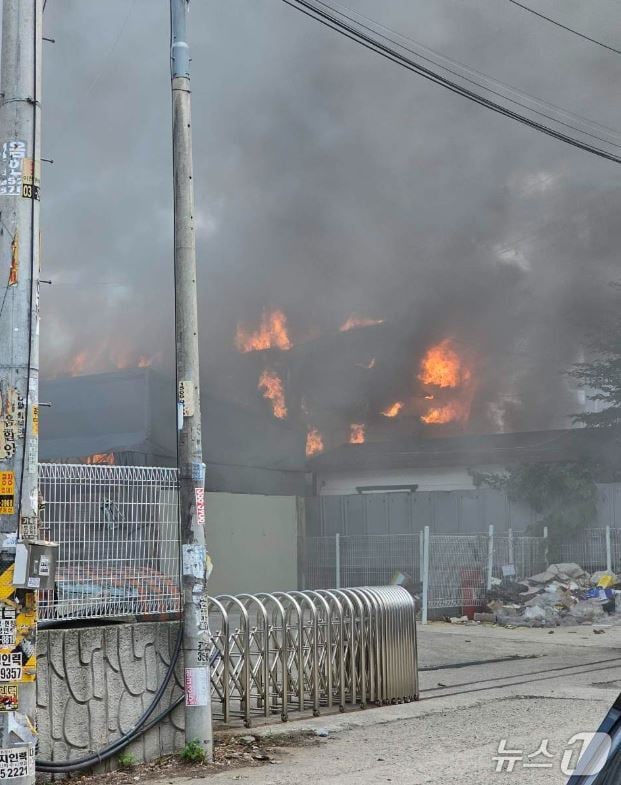 화재 현장. (경기도소방재난본부 제공. 재판매 및 DB 금지) 2025.7.9/뉴스1