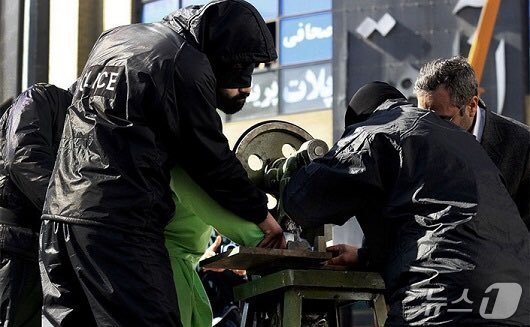 이란에서 '신체절단형'을 집행하는 모습. (출처=엑스)/뉴스1