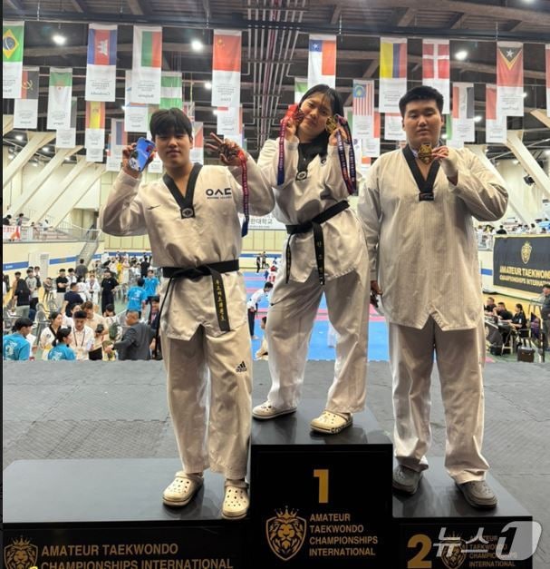 우송정보대학 자율전공학부 스포츠운동재활과가 아마추어 태권도 한중 챔피언 결정전 국제 태권도 대회에서 금메달 3개, 은메달 1개, 동메달 2개를 획득하며 종합 준우승을 차지했다. (우송정보대학 제공.재판매 및 DB금지)/뉴스1