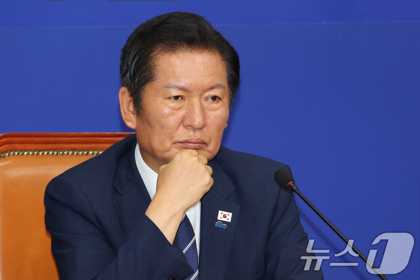 정청래 더불어민주당 대표가 13일 오전 서울 여의도 국회에서 열린 최고위원회의에서 생각에 잠겨있다. 2025.8.13/뉴스1 ⓒ News1 이광호 기자