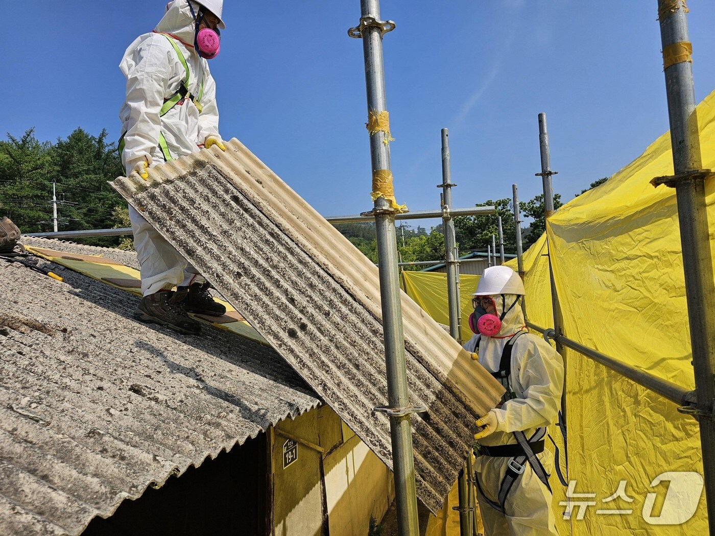 전북 진안군이 27일까지 하반기 슬레이트 처리 지원 사업 신청을 받는다.(진안군제공. 재판매 및 DB금지)2025.8.13/뉴스1