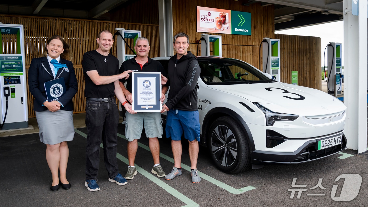 폴스타의 대형 전기 스포츠유틸리티차&#40;SUV&#41; &#39;폴스타 3&#39;가 1회 충전 주행거리 부문 기네스 신기록을 달성했다.&#40;폴스타 제공&#41; 