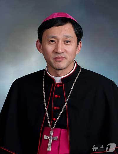 천주교 서울대교구 보좌주교인 유경촌 티모테오 주교&#40;천주교 서울대교구 주교좌명동대성장 제공&#41;