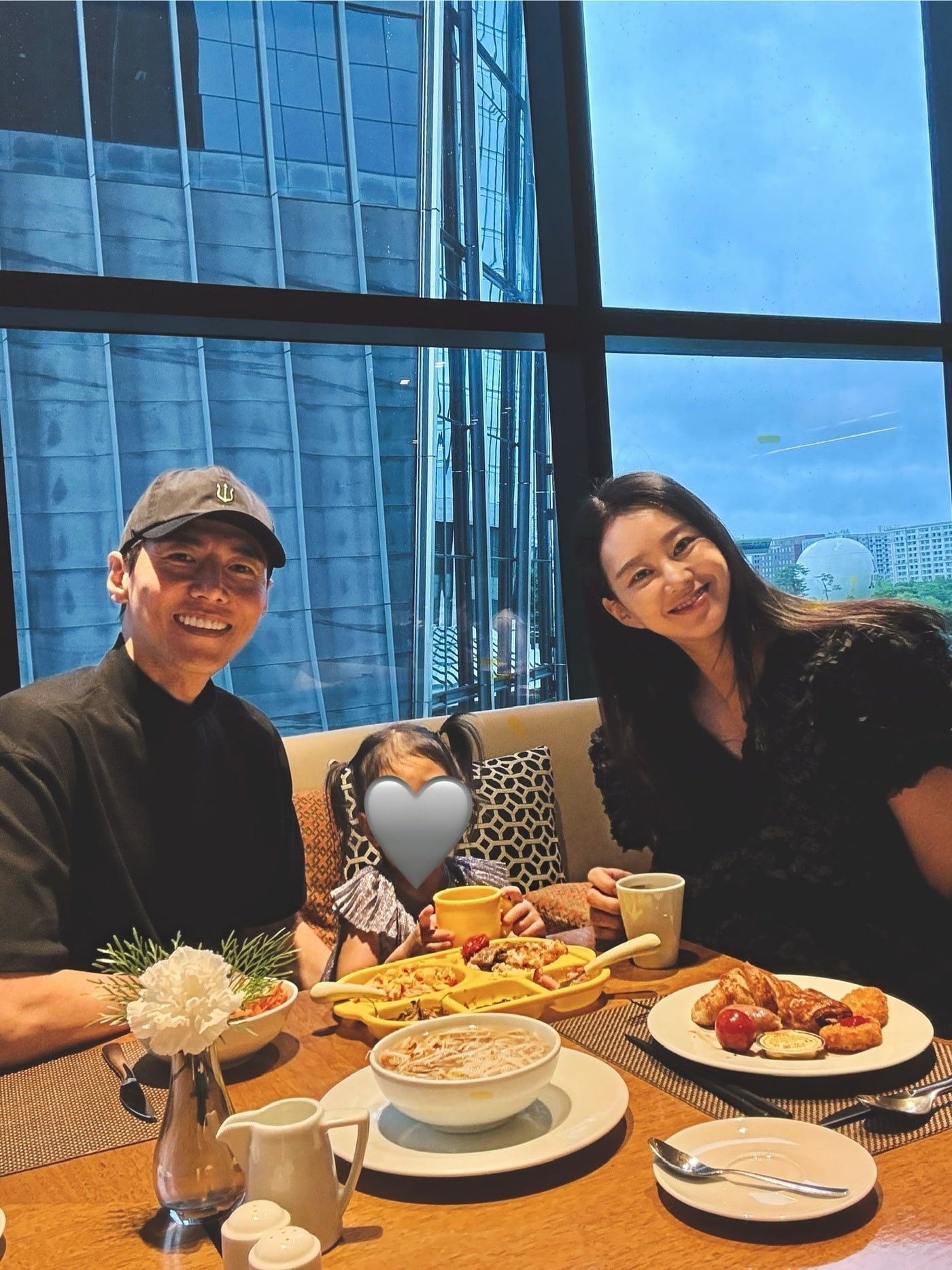 송재희 지소연 부부(지소연 SNS)