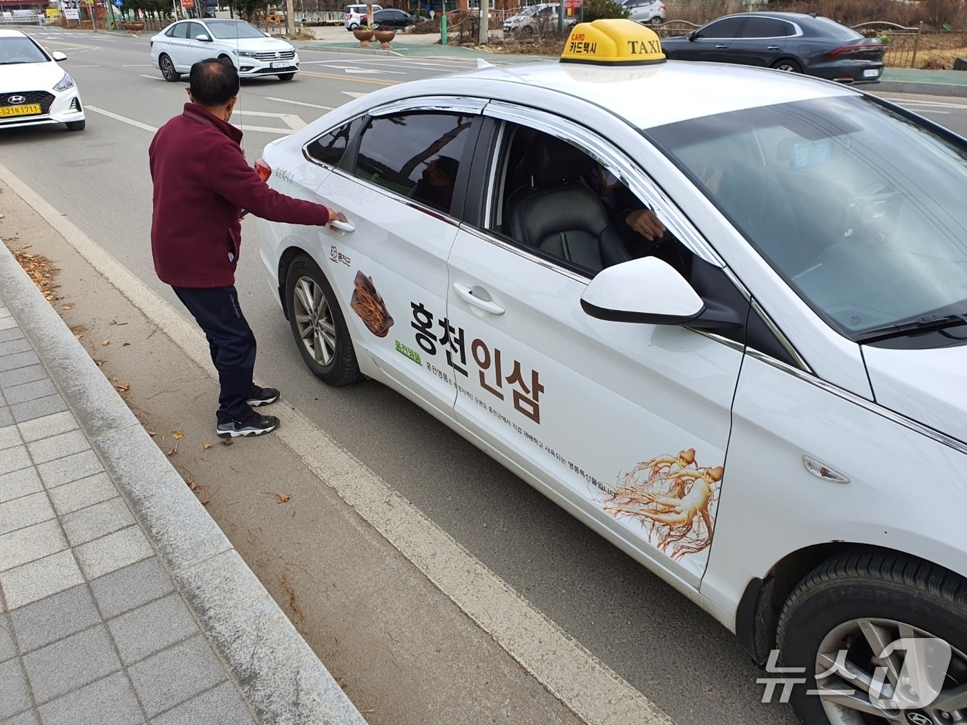 '홍천 희망택시' 관련 사진.(홍천군 제공. 재판매 및 DB금지)/뉴스1