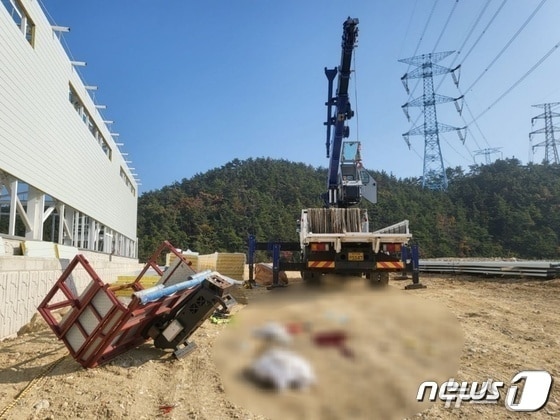 2022년 11월 2일 오전 9시42분께 부산 기장군 한 공장 신축 현장에서 하청업체 근로자 C씨&#40;42&#41;가 추락한 사고 현장&#40;유족 측 제공. 재판매 및 DB 금지&#41;