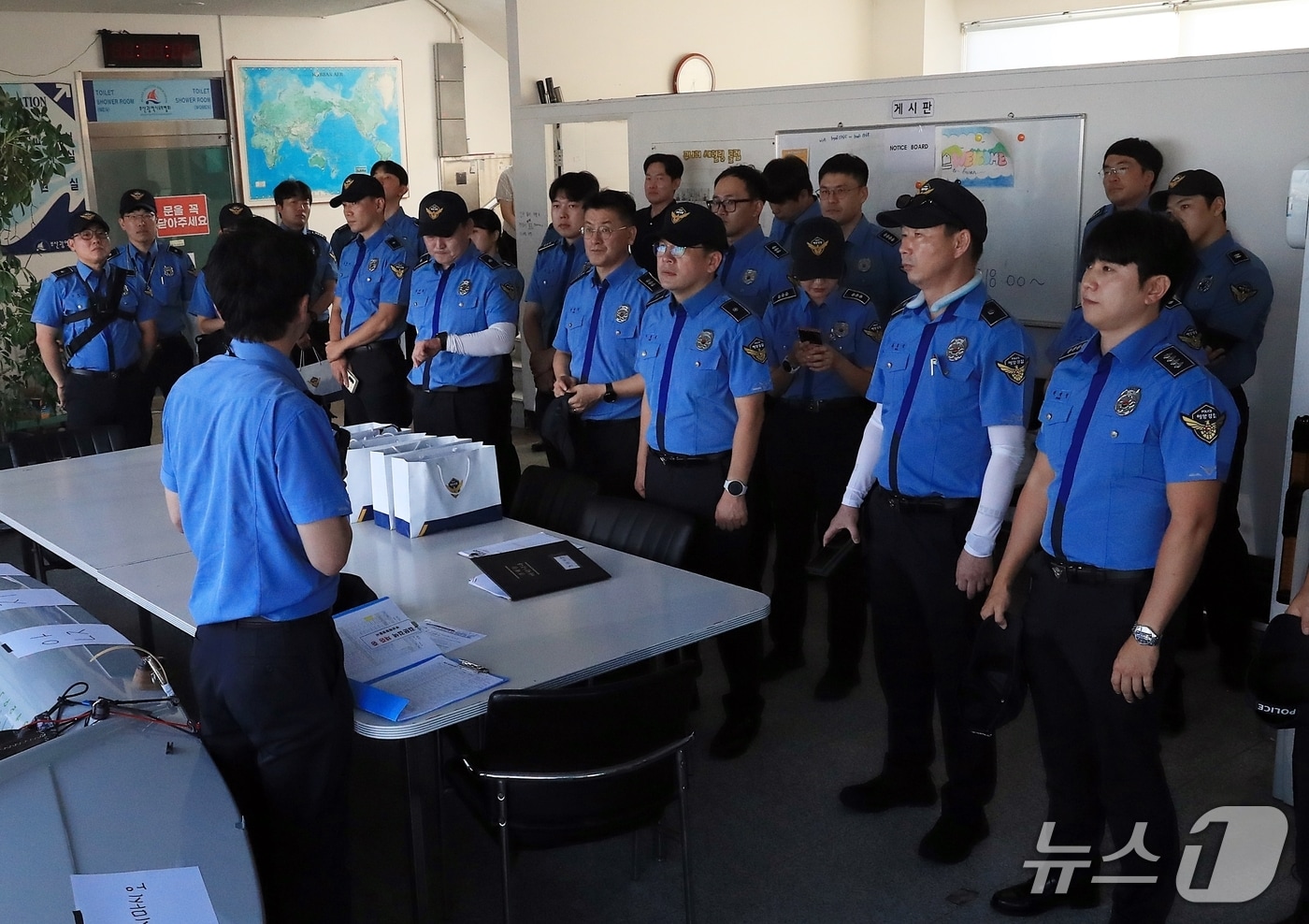 부산해경이 마리나 선박을 대상으로 검문검색을 실시하고 있다.(해경 제공. 재판매 및 DB금지)