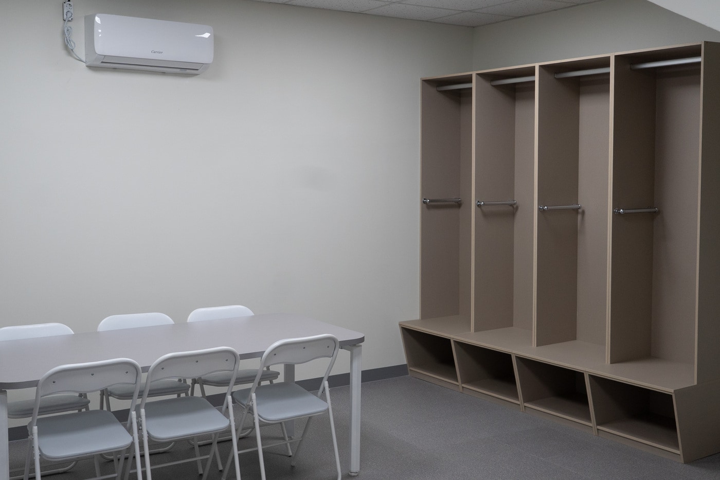 신설된 수원종합운동장 원정팀 감독실. (수원FC 제공)