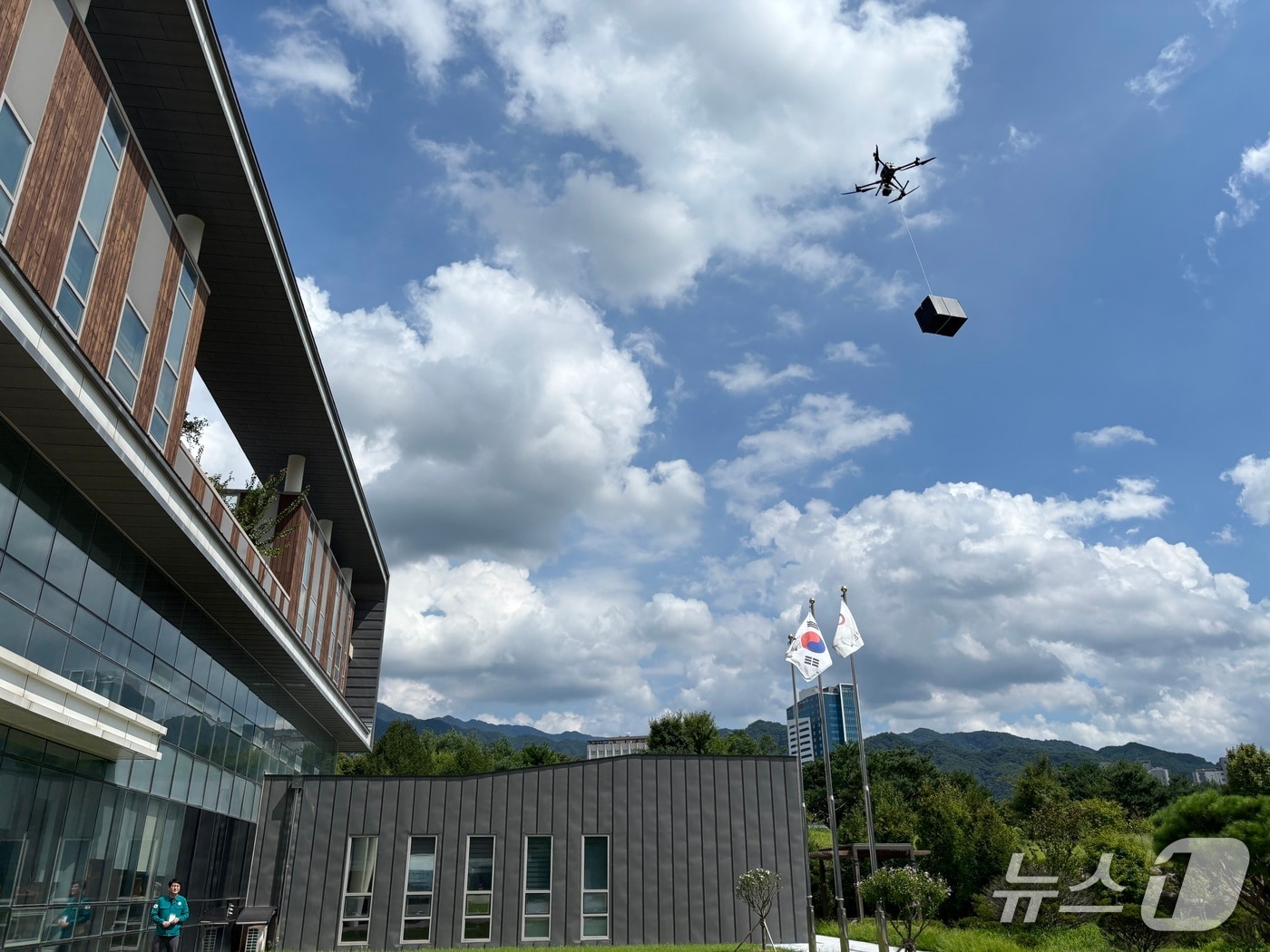 북부지방산림청이 19일 강원혁신도시에 위치한 청사에서 올해 을지연습과 연계한 훈련을 실시한 모습. (북부지방산림청 제공. 재판매 및 DB금지) 2025.8.19/뉴스1