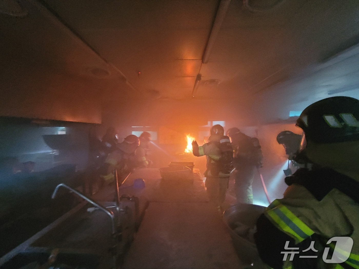 화재 현장(진주소방서 제공. 재판매 및 DB금지).2025.8.20