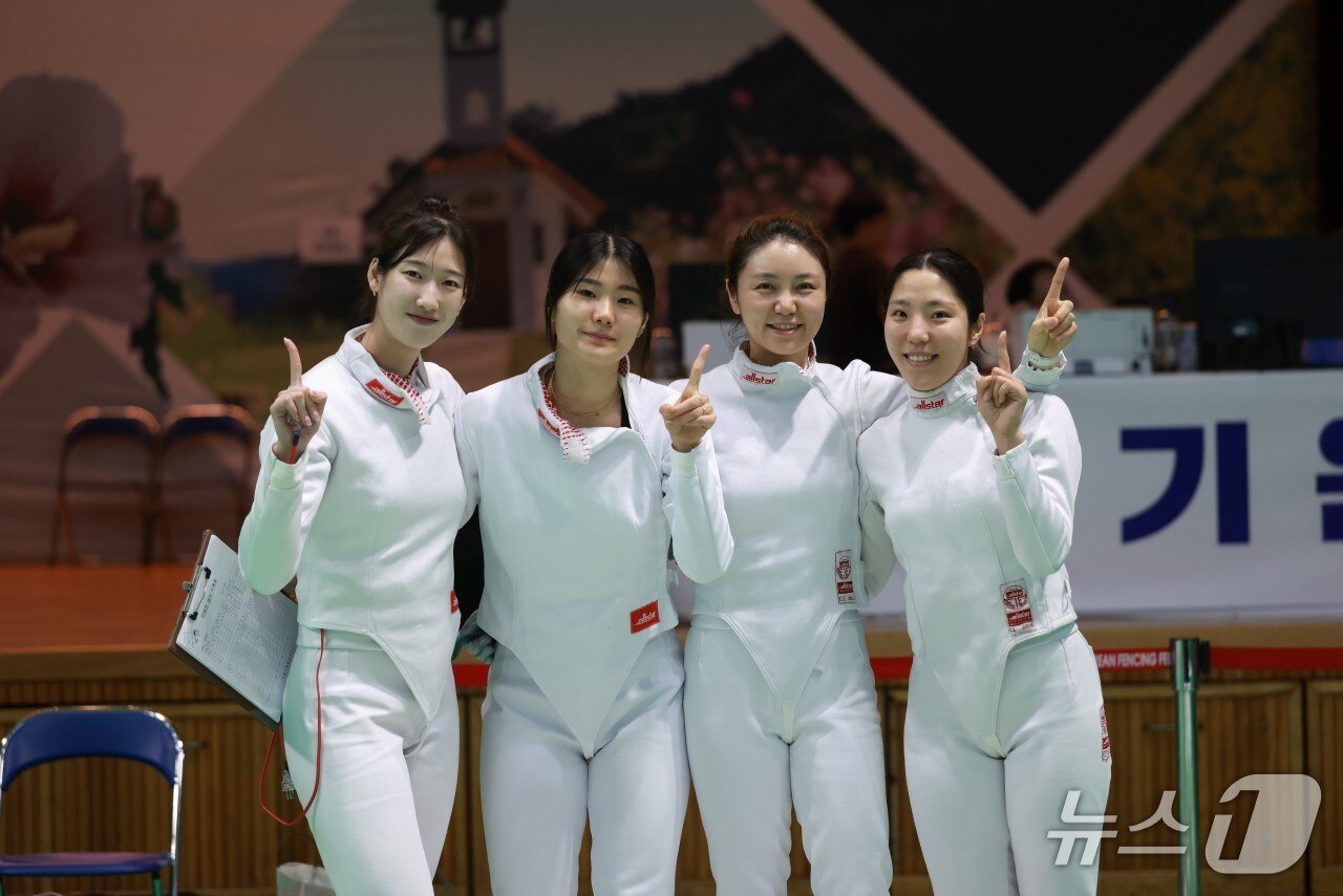 계룡 시청 펜싱팀(계룡시 제공. 재판매 및 DB금지)/뉴스1