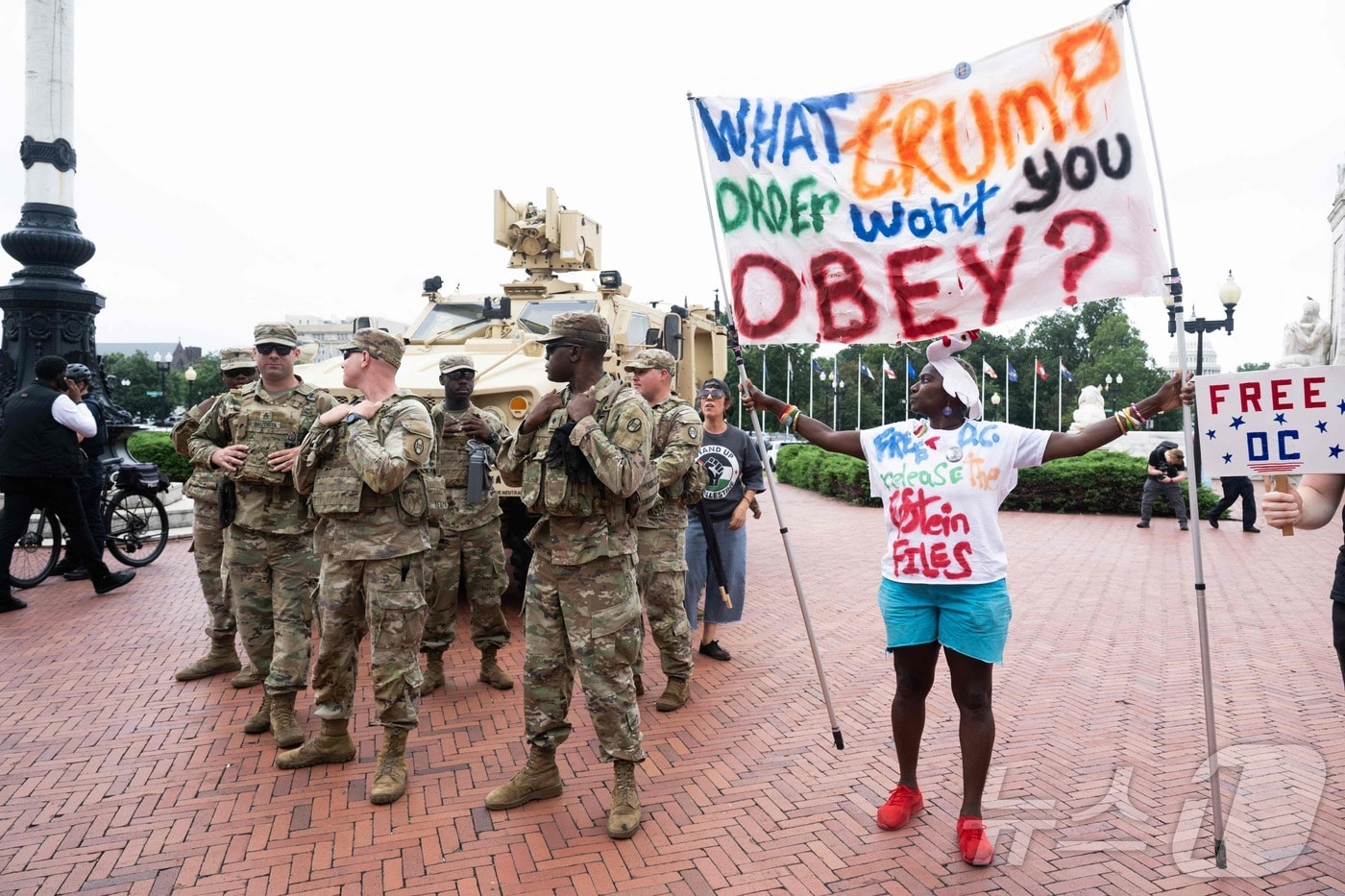 20일&#40;현지시간&#41; 주&#40;州&#41;방위군이 배치된 워싱턴 DC 유니언 스테이션 근처에 시위대가 반대 집회를 열고 있다. &lt;자료사진&gt; 2025. 08. 20. ⓒ AFP=뉴스1 ⓒ News1 양은하 기자