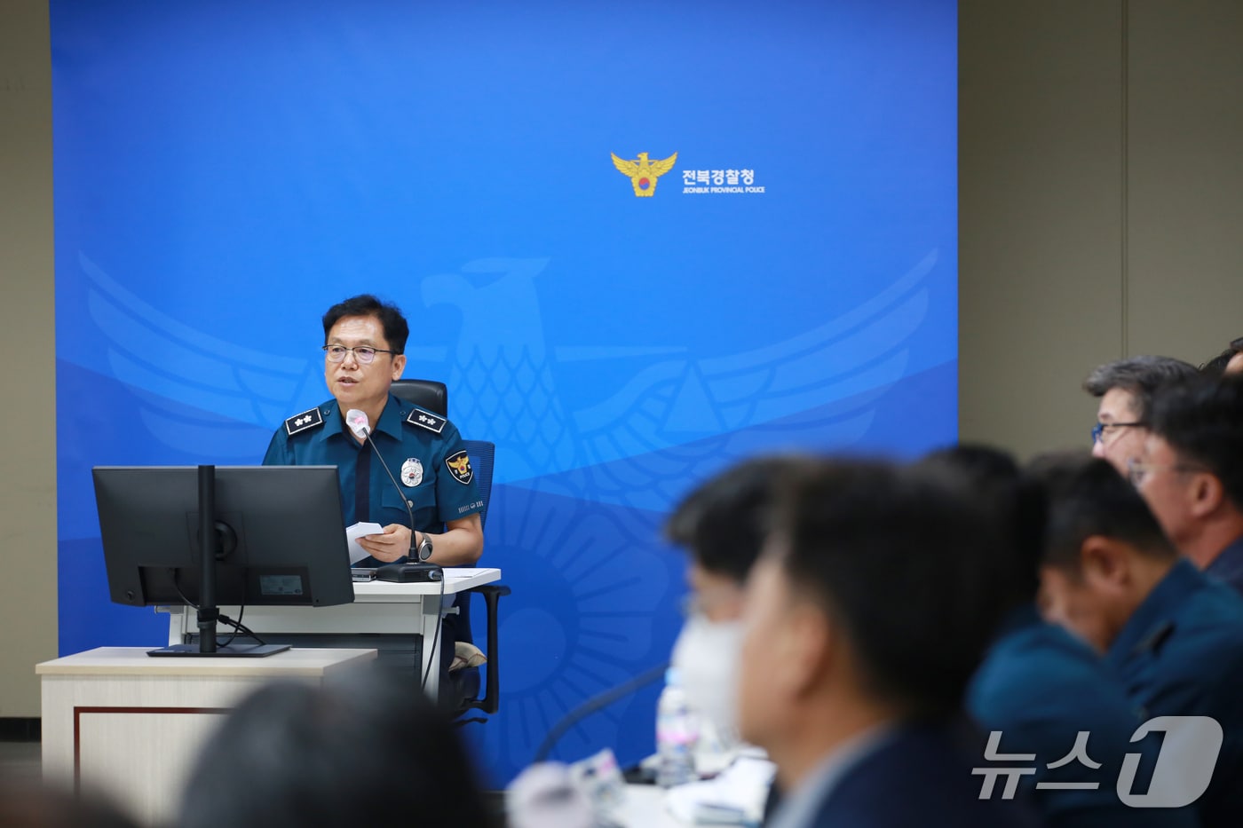 22일 김철문 전북경찰청장이 지휘부·15개 경찰서장들과 주요 현안 회의를 진행했다.(전북경찰청 제공. 재판매 및 DB금지)