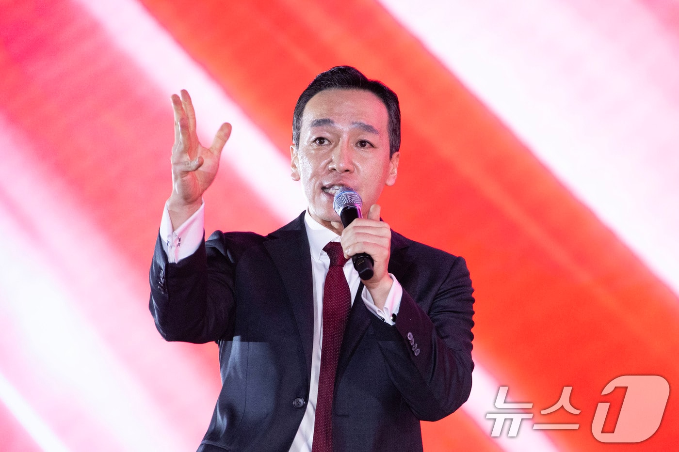 김민수 국민의힘 신임 최고위원이 22일 오후 충북 청주시 오스코에서 열린 제6차 전당대회에서 수락 연설을 하고 있다. (공동취재) 2025.8.22/뉴스1 ⓒ News1 신웅수 기자